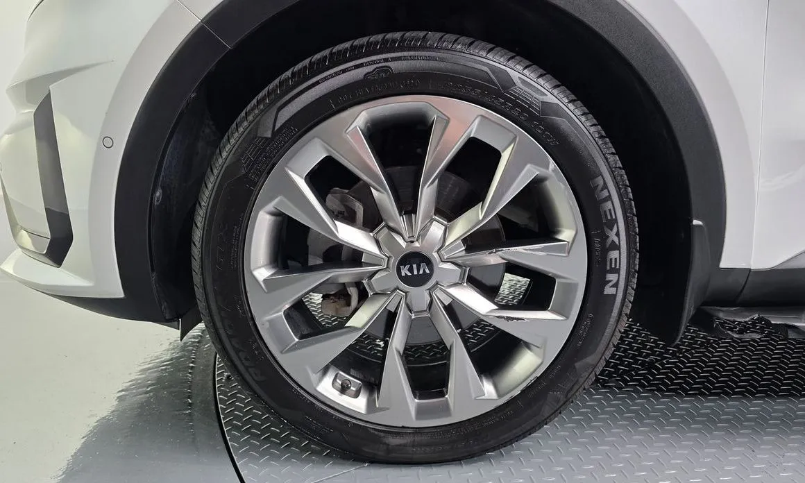 Kia Sorento — фото 10