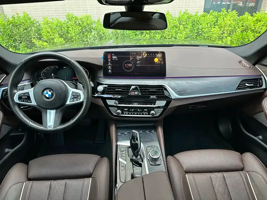 BMW 5 Series — фото 9