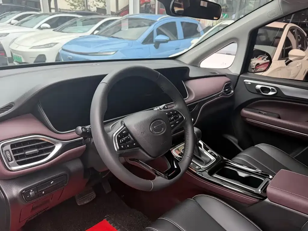 GAC Motor Trumpchi M6 — фото 10