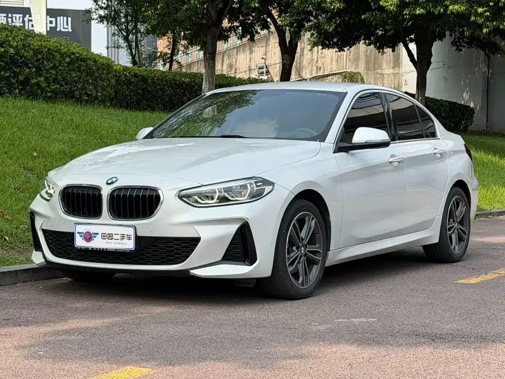 BMW 1 Series — фото 1