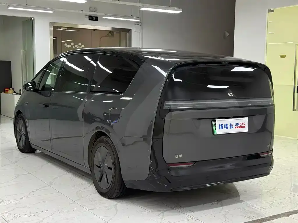 Li Auto MEGA — фото 8
