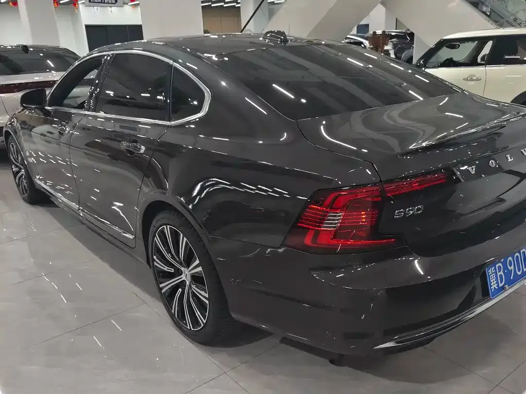 Volvo S90 — фото 4