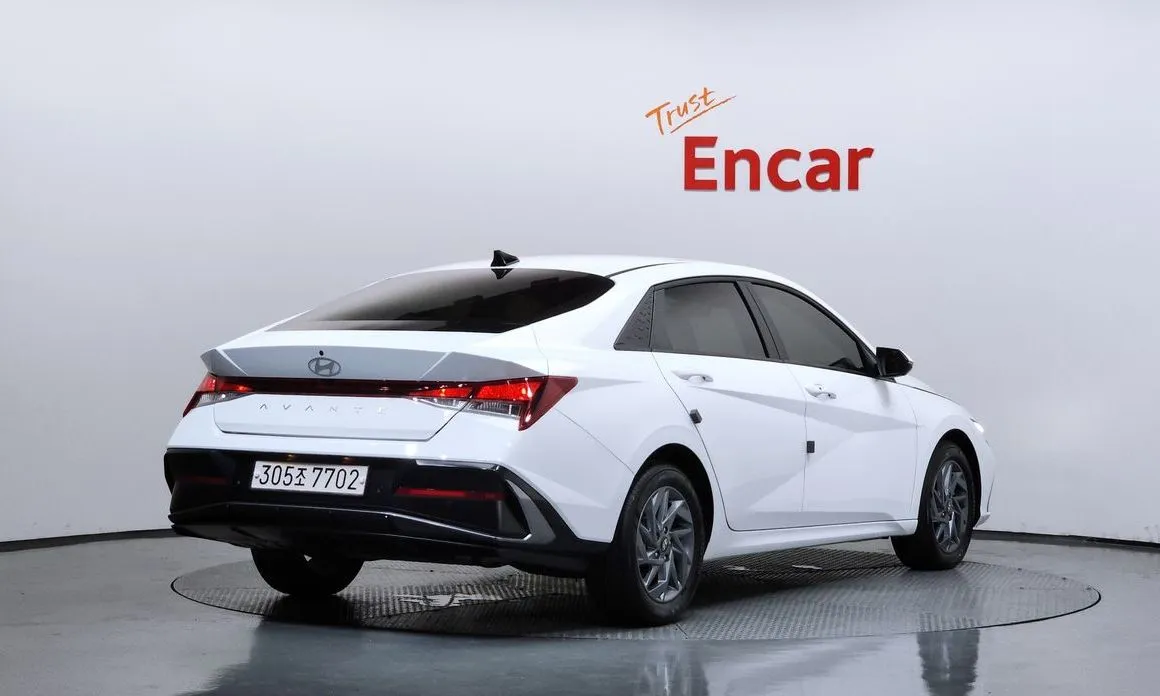 Hyundai AVANTE — фото 3