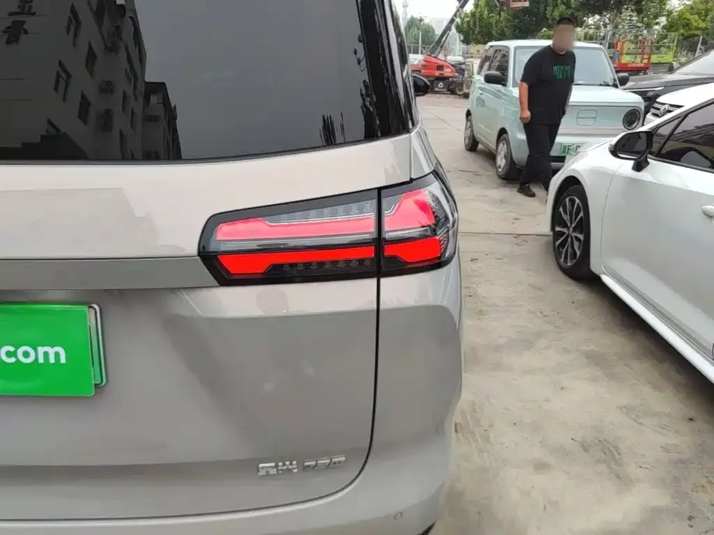 Wuling Xingguang 730 New Energy — фото 2