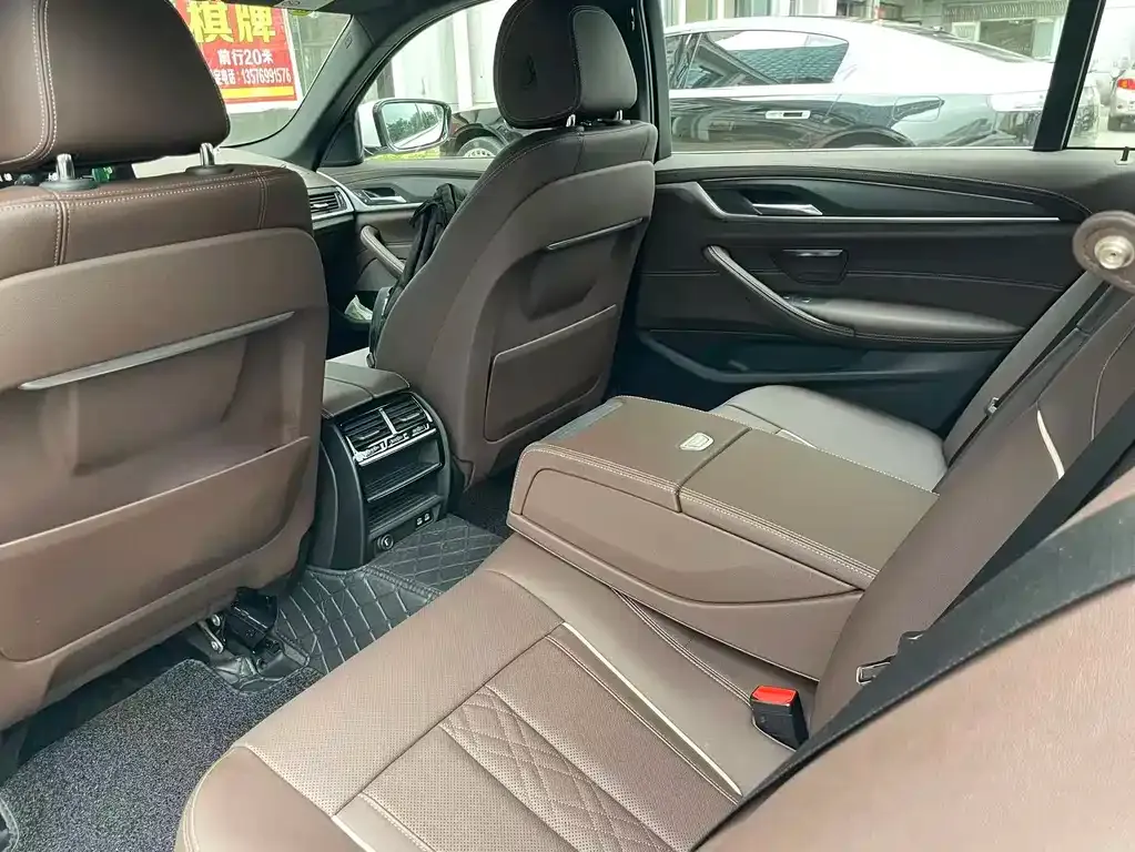 BMW 5 Series New Energy — фото 4