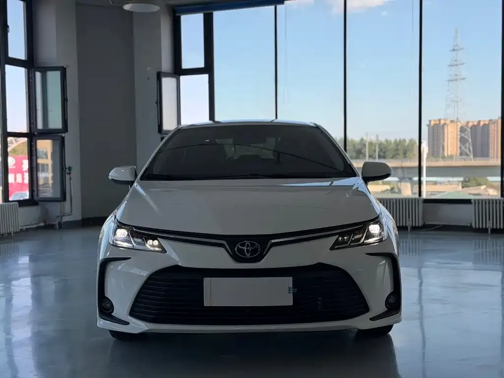Toyota Corolla — фото 4