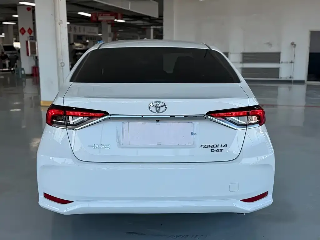 Toyota Corolla — фото 6