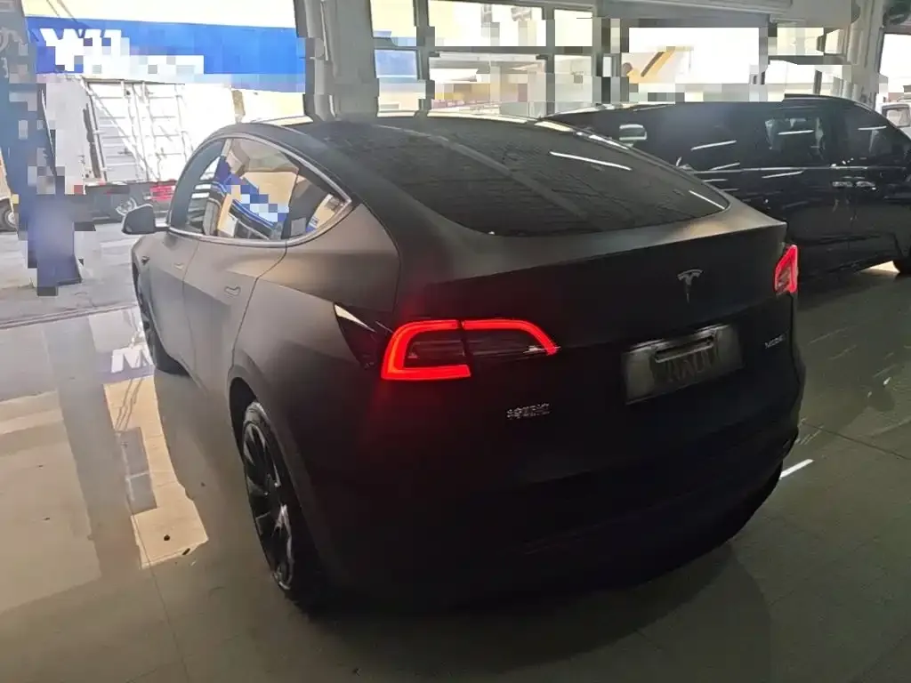 Tesla Model Y — фото 6