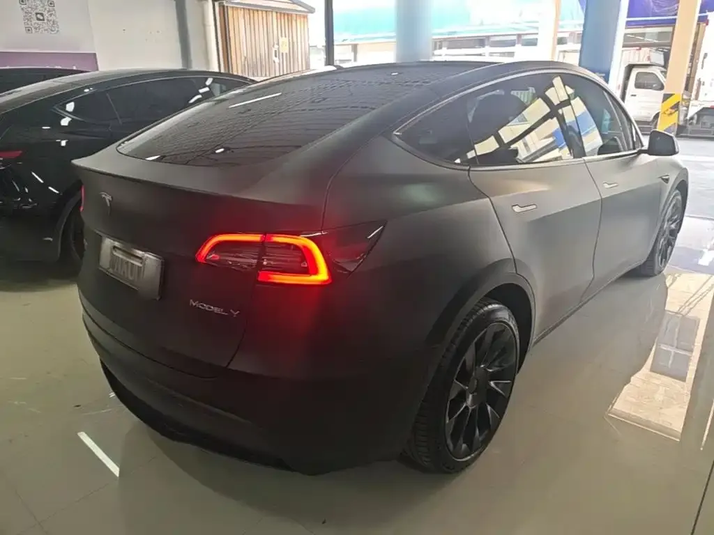 Tesla Model Y — фото 9