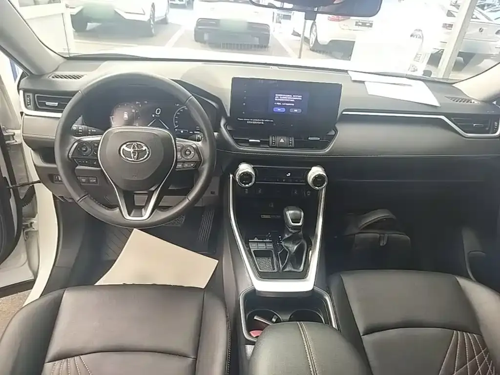 Toyota RAV4 — фото 3