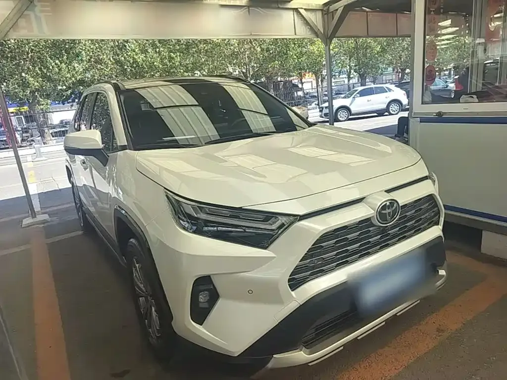Toyota RAV4 — фото 5