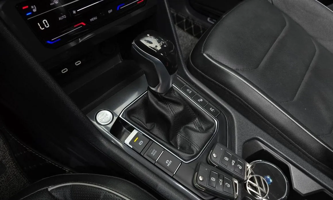 Volkswagen Tiguan — фото 9