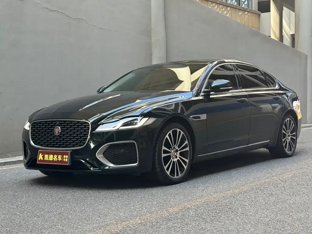 Jaguar XFL — фото 1