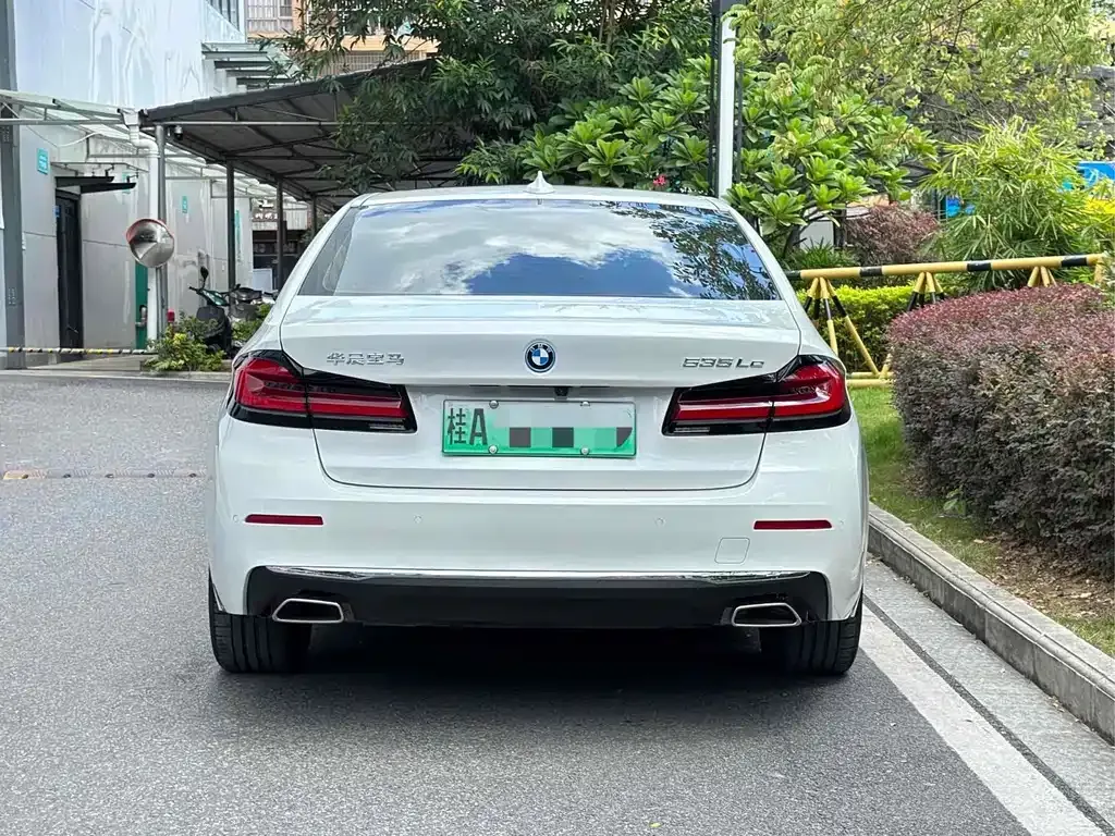 BMW 5 Series New Energy — фото 10