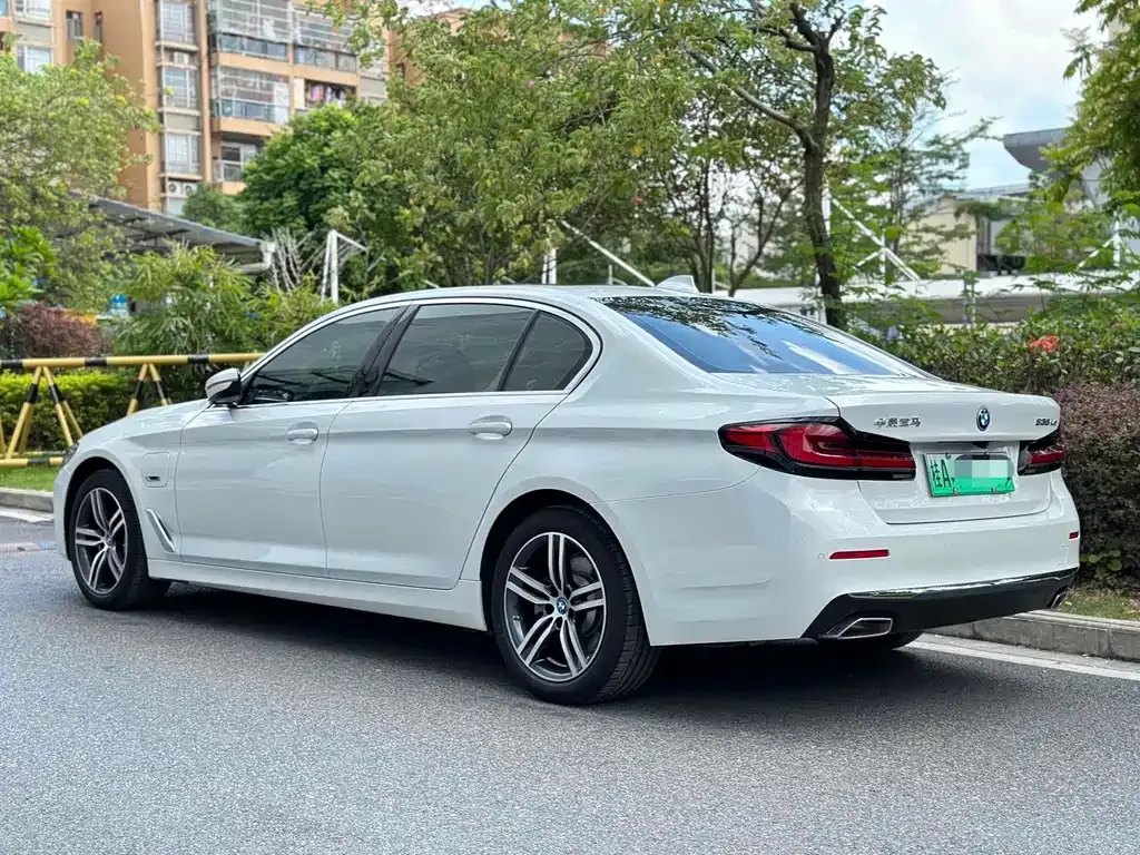 BMW 5 Series New Energy — фото 7
