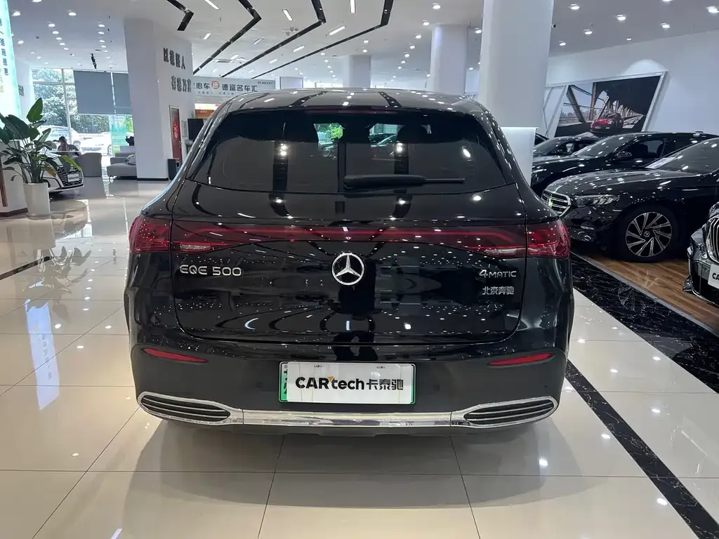 Mercedes-Benz EQE SUV — фото 6