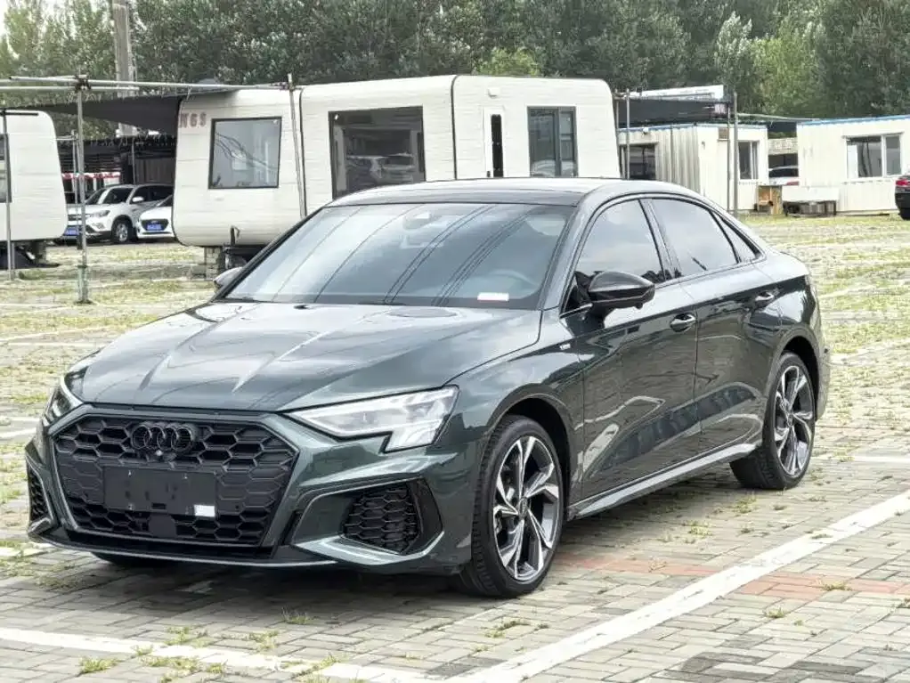 Audi A3 — фото 1