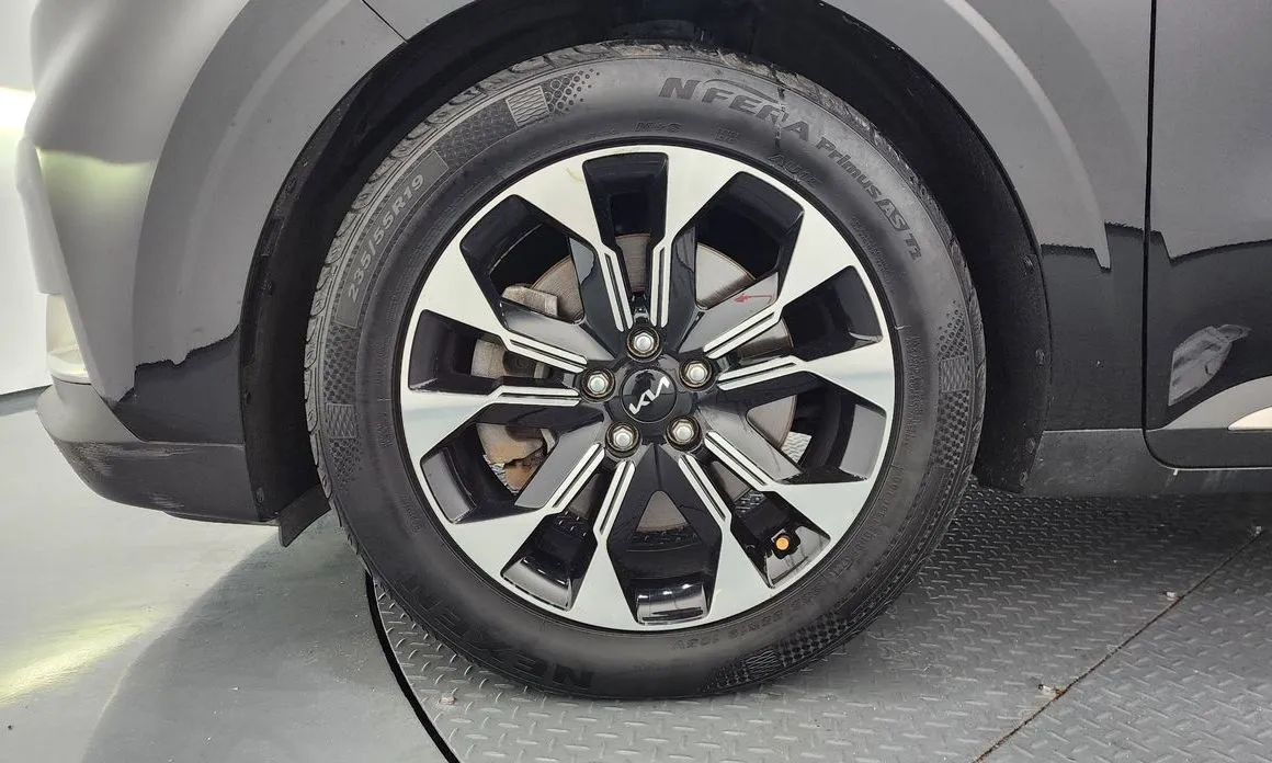 Kia Carnival — фото 10