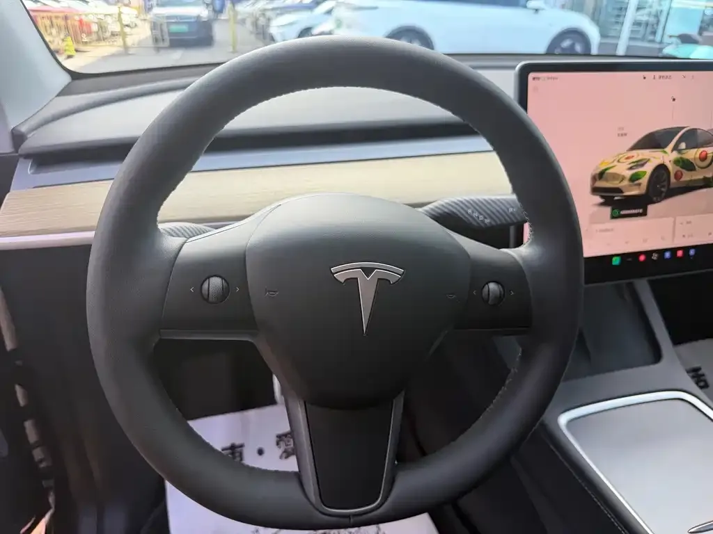 Tesla Model Y — фото 4