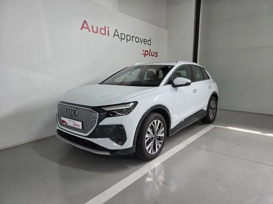 Audi Q4 e-tron — фото 1