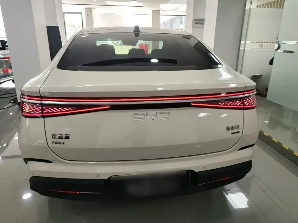BYD Seal 07 DM-i — фото 2