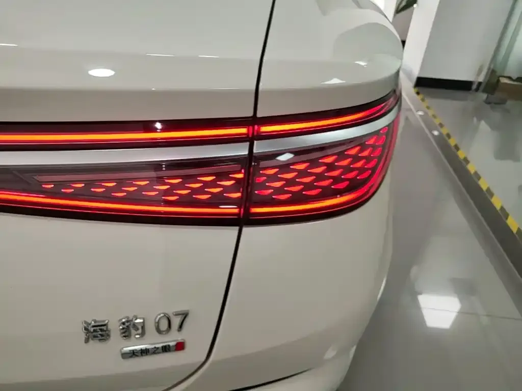 BYD Seal 07 DM-i — фото 3
