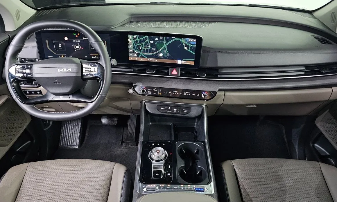 Kia Carnival — фото 9
