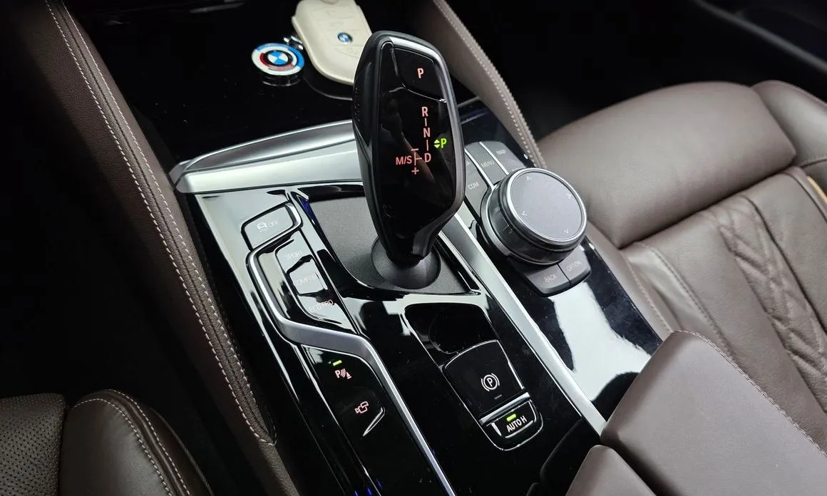 BMW 5-Series — фото 10