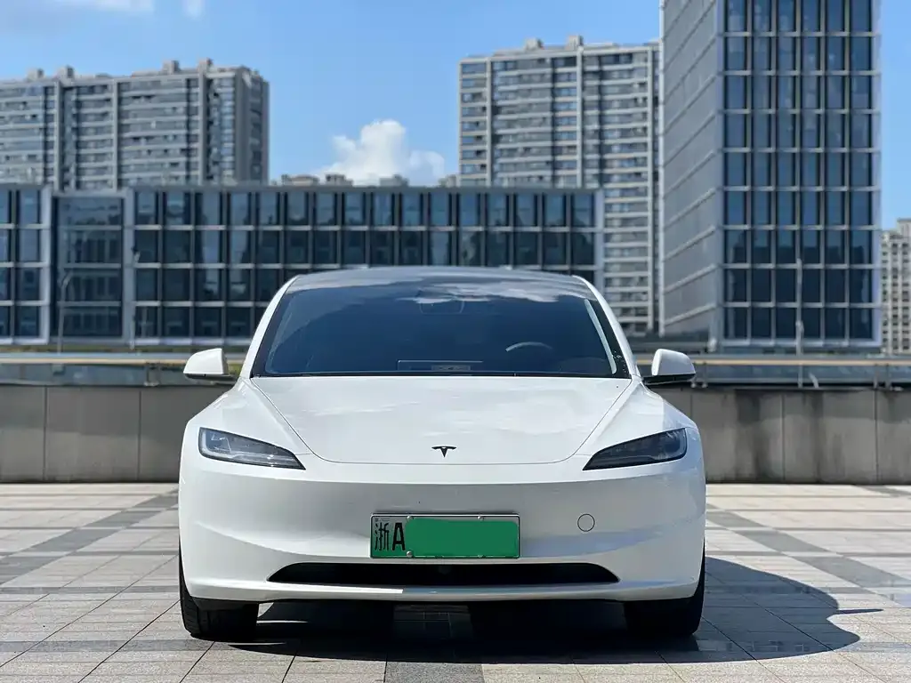 Tesla Model 3 — фото 3