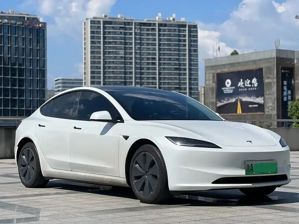 Tesla Model 3 — фото 4