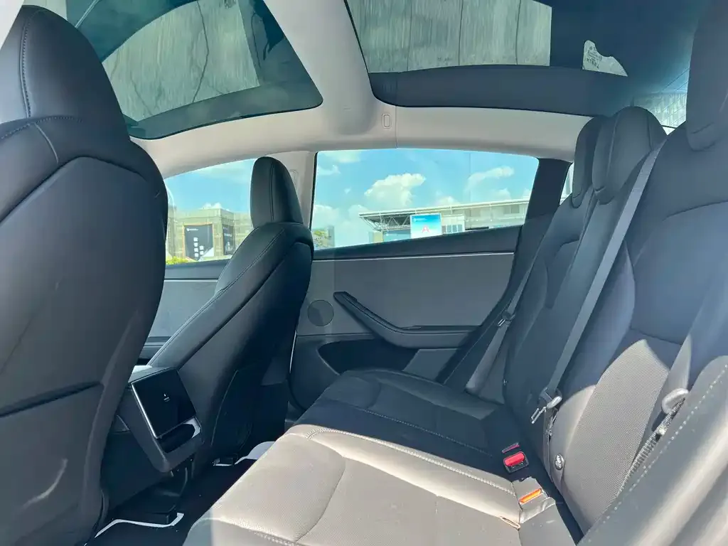 Tesla Model 3 — фото 6