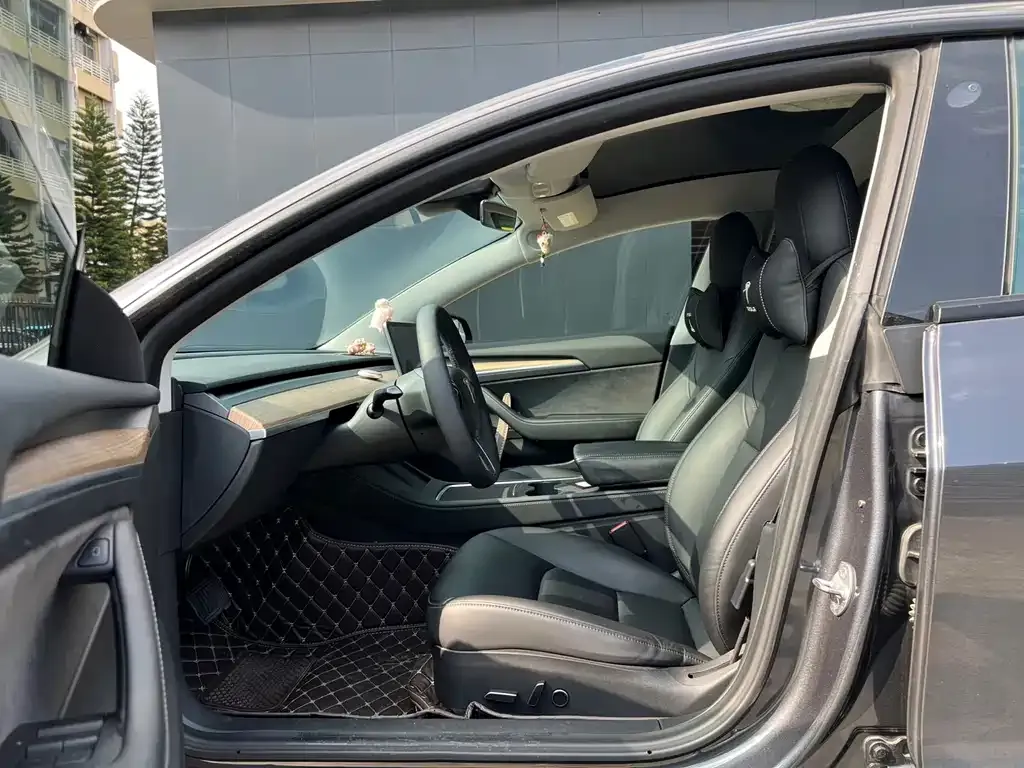 Tesla Model 3 — фото 2
