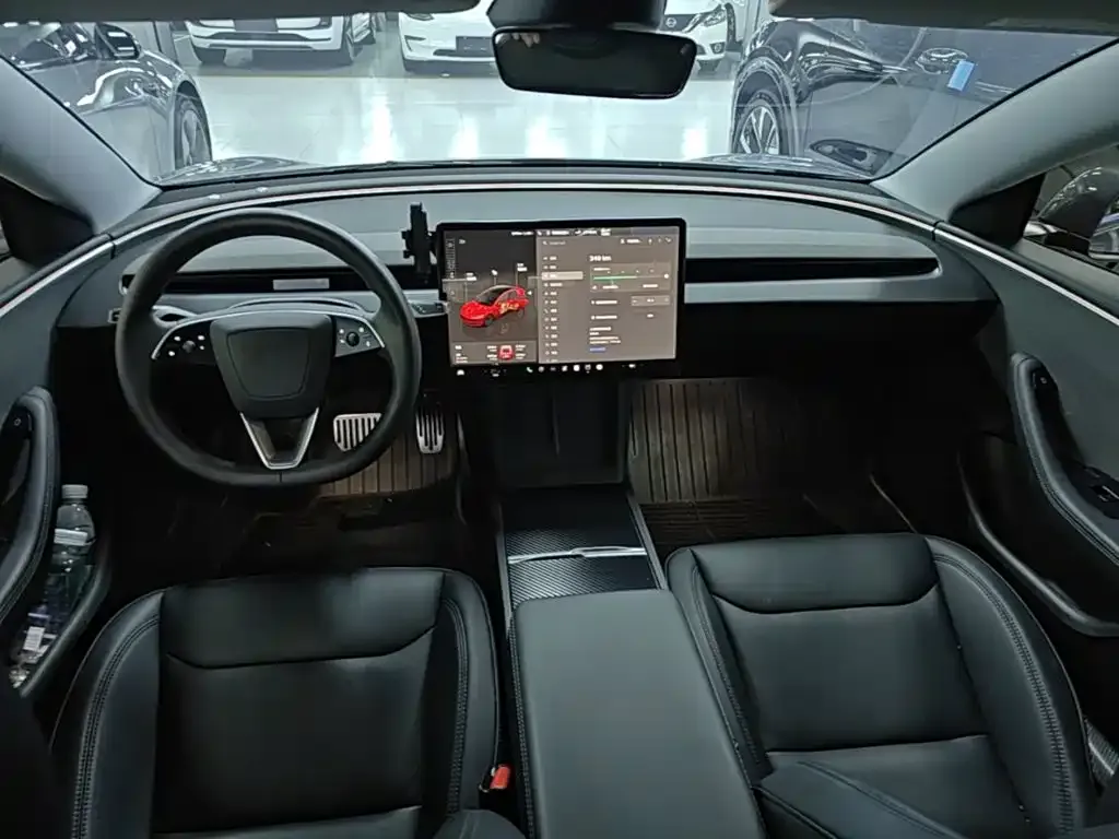 Tesla Model 3 — фото 2