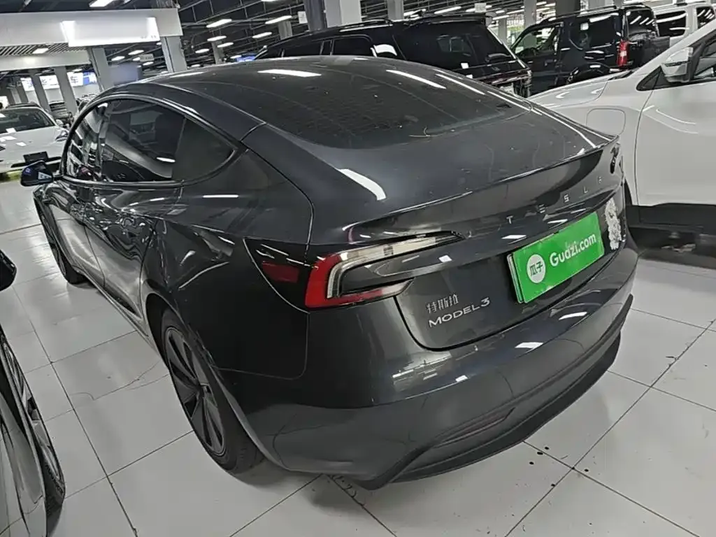 Tesla Model 3 — фото 5