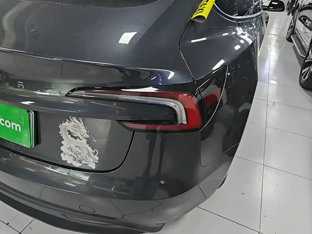 Tesla Model 3 — фото 4