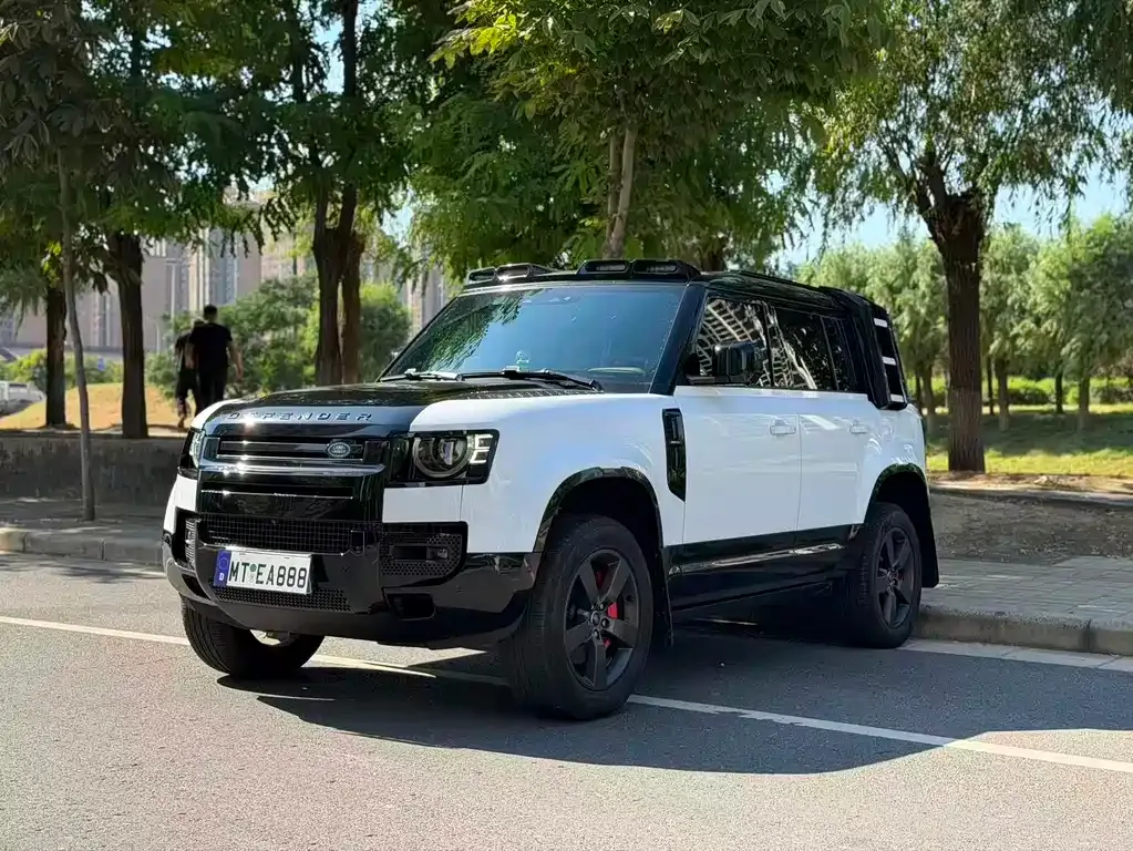 Land Rover Defender — фото 1