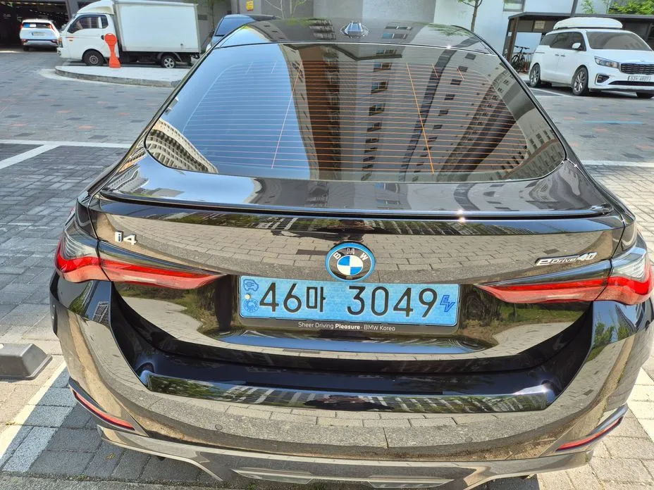 BMW i4 — фото 10