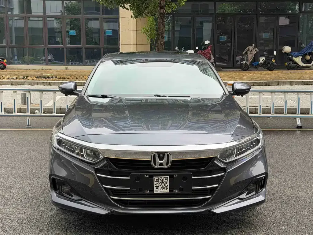 Honda Accord — фото 1