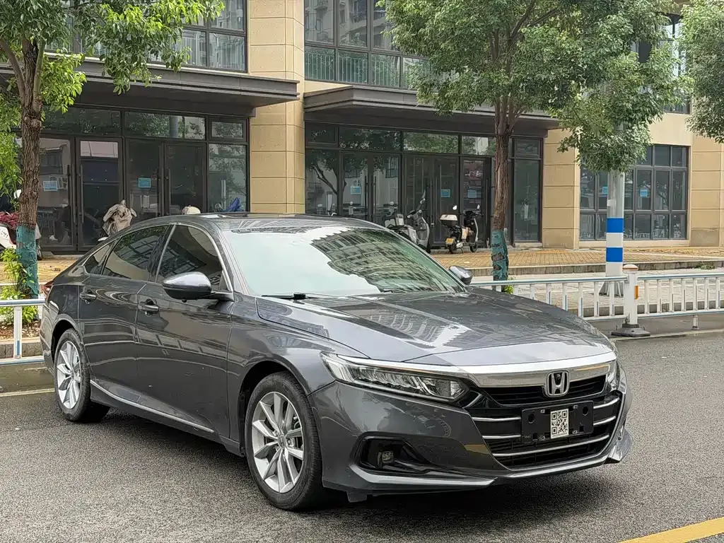 Honda Accord — фото 10
