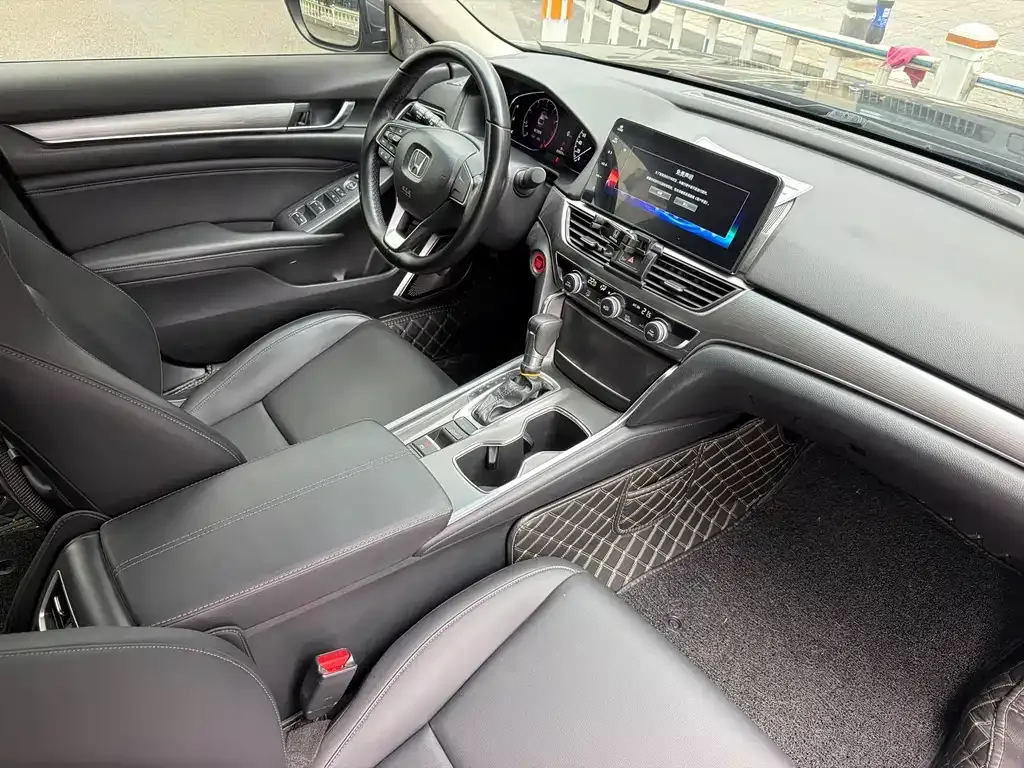 Honda Accord — фото 7