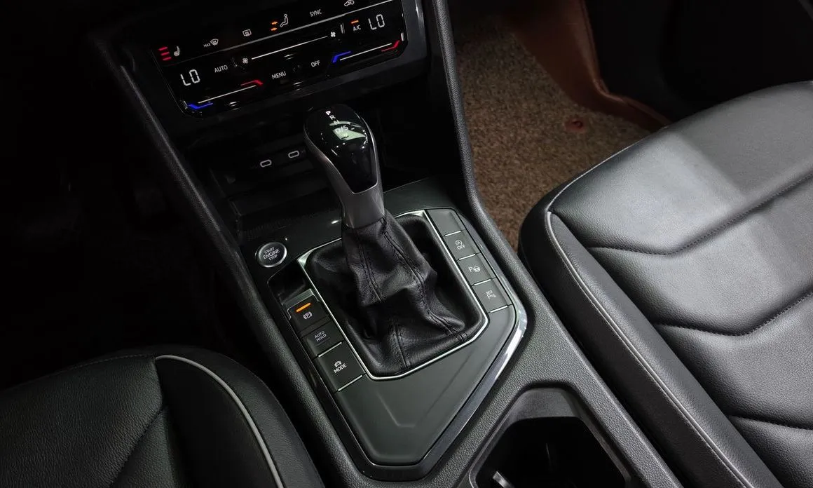 Volkswagen Tiguan — фото 8