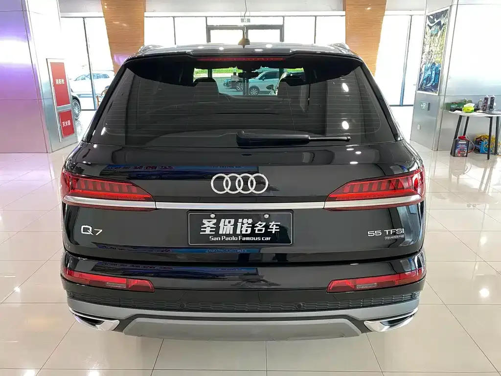 Audi Q7 — фото 6