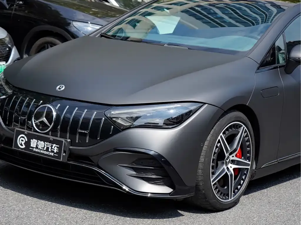 Mercedes-Benz EQE AMG — фото 6