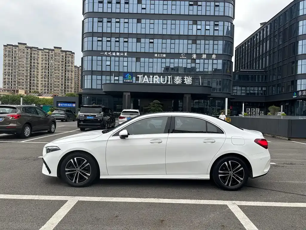 Mercedes-Benz A-Class — фото 10
