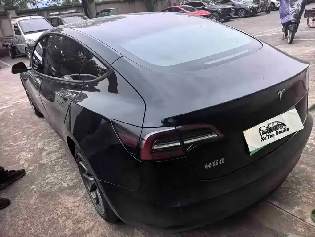 Tesla Model 3 — фото 5