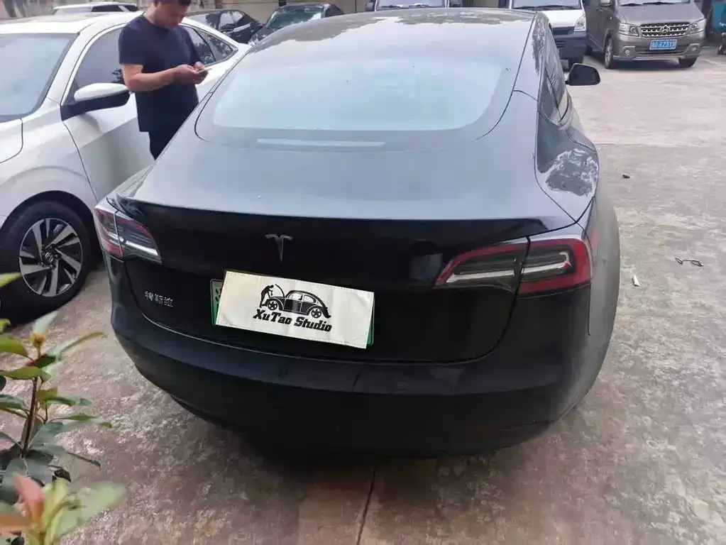 Tesla Model 3 — фото 3