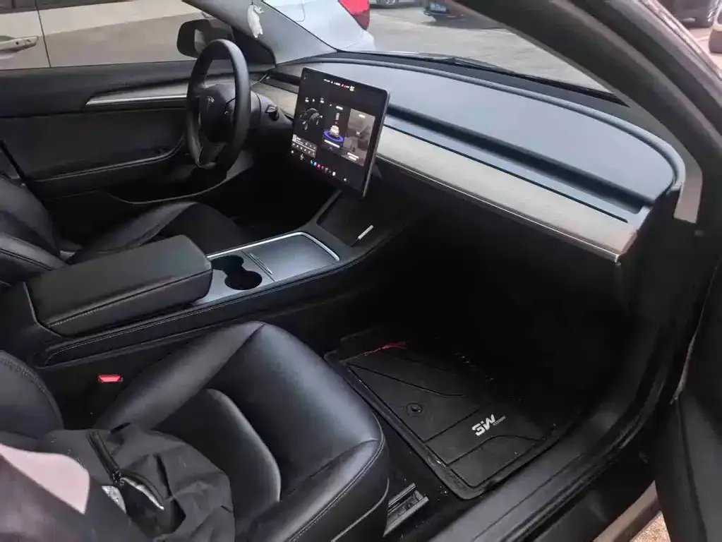 Tesla Model 3 — фото 2