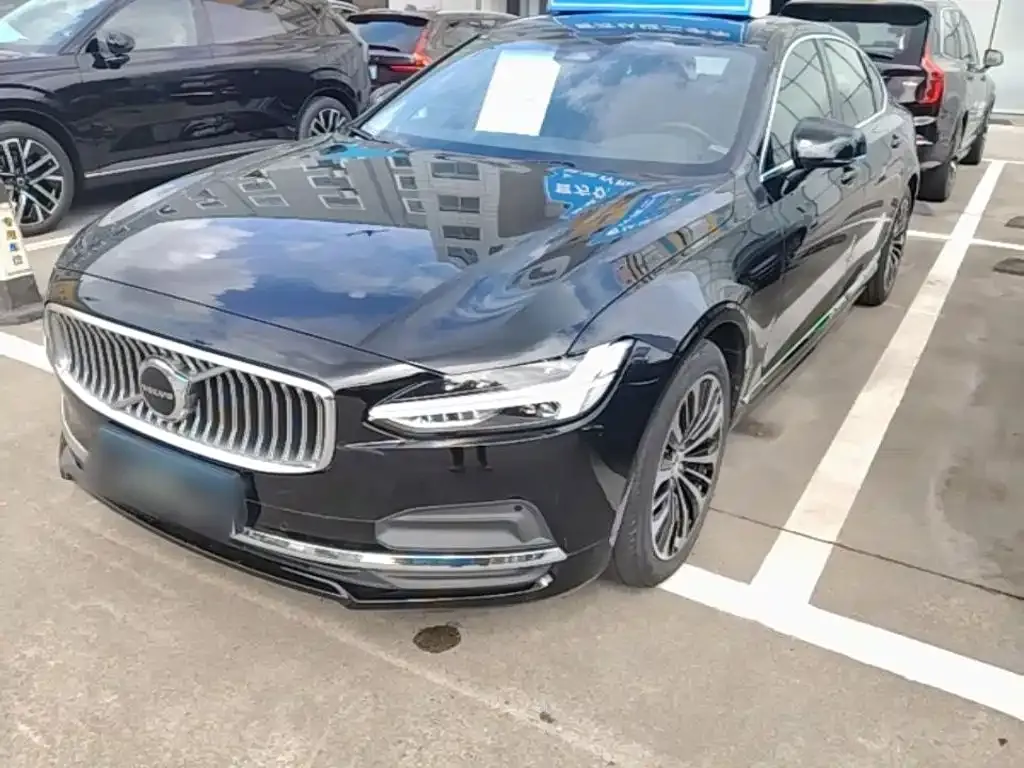 Volvo S90 — фото 1