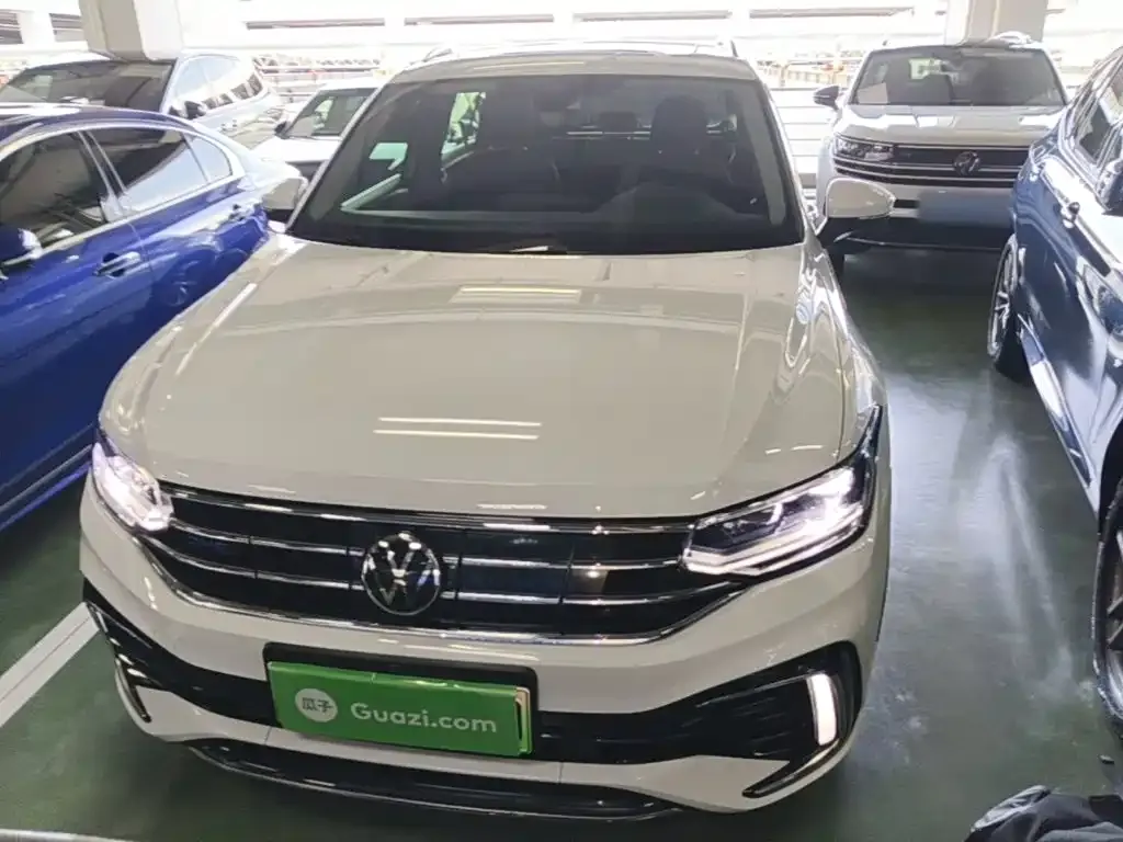 Volkswagen Tiguan L PHEV — фото 10