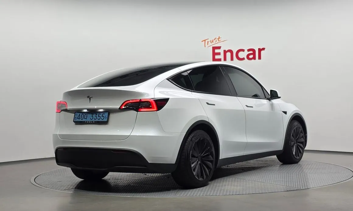 Tesla Model Y — фото 6
